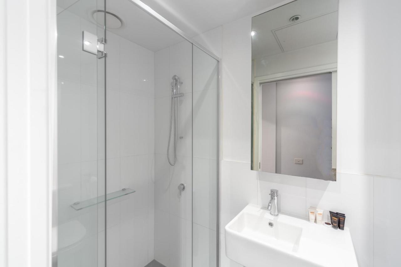 Aura2107, 2 Bedroom Apartment With Balcony, Stunning Yarra River And City Views Melbourne Eksteriør billede