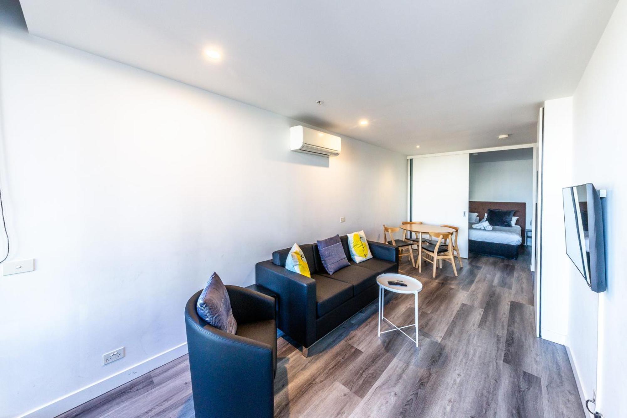 Aura2107, 2 Bedroom Apartment With Balcony, Stunning Yarra River And City Views Melbourne Eksteriør billede