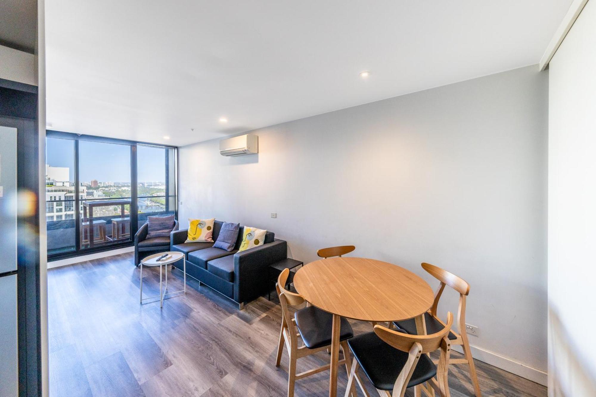 Aura2107, 2 Bedroom Apartment With Balcony, Stunning Yarra River And City Views Melbourne Eksteriør billede